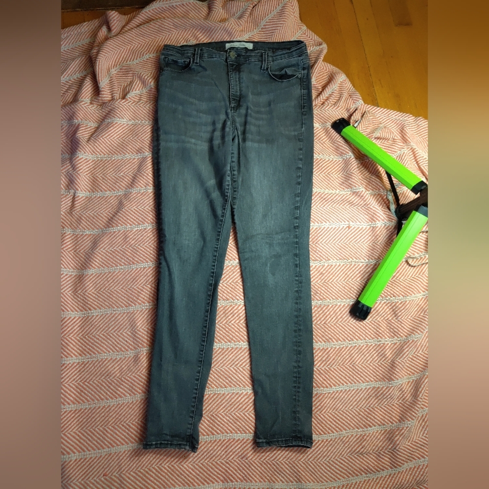 Gap 32 L skinny
